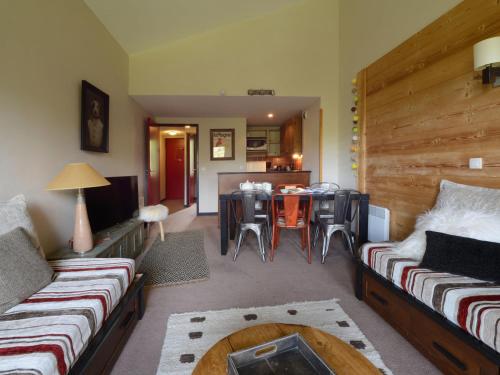 Appartement rénové 4 pièces, accès direct aux pistes, 8 pers.