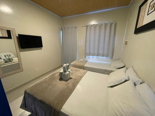 1 double bed, 1 twin bed