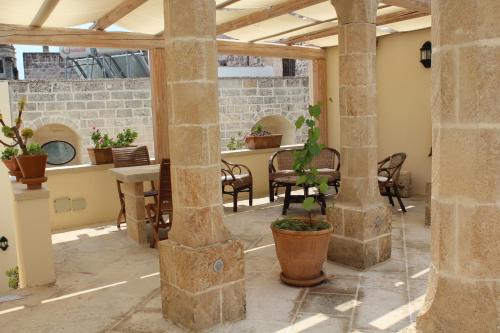 2 bedrooms, 4 beds