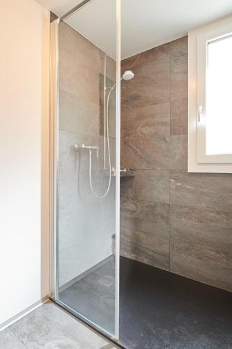 Twin Room with Shared Bathroom image 3