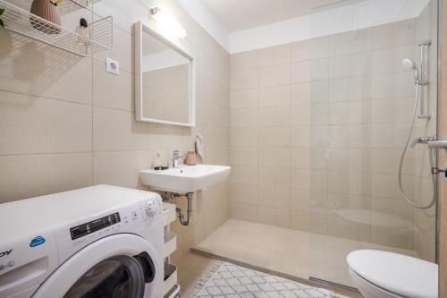 Cosy Tolnai Apartment - image 13
