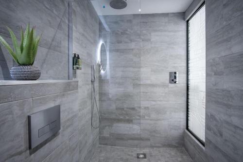 Suite 9 - Sleeping Giant Hotel - Pen Y Cae Inn, Brecon (foto 3)