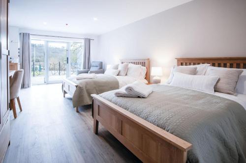 Suite 8 - Sleeping Giant Hotel - Pen Y Cae Inn, Brecon