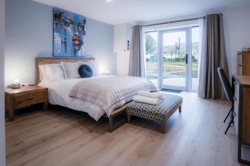 Suite 6 - Sleeping Giant Hotel - Pen Y Cae Inn, Brecon