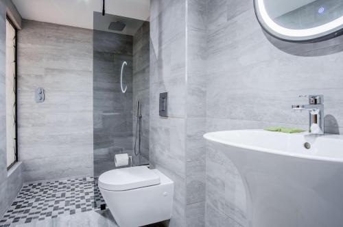 Suite 12 - Sleeping Giant Hotel - Pen Y Cae Inn, Brecon (Foto 6)