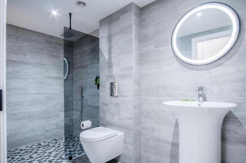 Suite 12 - Sleeping Giant Hotel - Pen Y Cae Inn, Brecon (Foto 9)