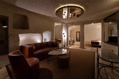 Artemis Cave Suites