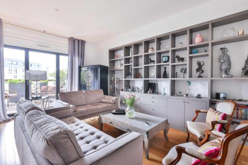 Refined bright apt next to the Seine - Location saisonnière - Courbevoie