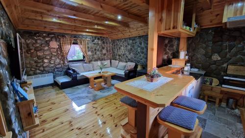 Létesítmények, Stone Lodge 1 in Smailagića Polje