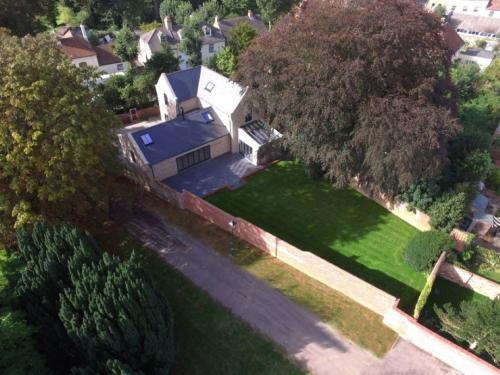SandiComplex - 2 properties joined by a garden gate, Sandwich (photo 3)