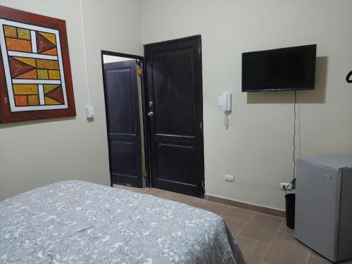Double Room with Private Bathroom image 2
