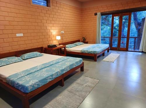 Family Suite with Balcony image 10