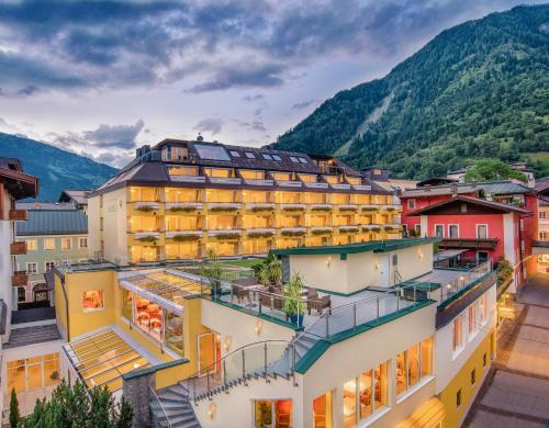 Hotel Norica - Thermenhotels Gastein mit dem Bademantel direkt in die Therme - Bad Hofgastein