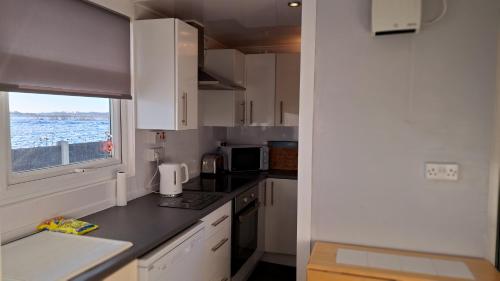 Beach 100m - Sea View - Log Burner - Dogs Welcome in Freistorpa