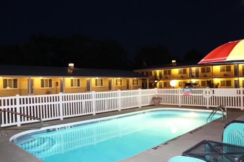 Westbridge Inn & Suites