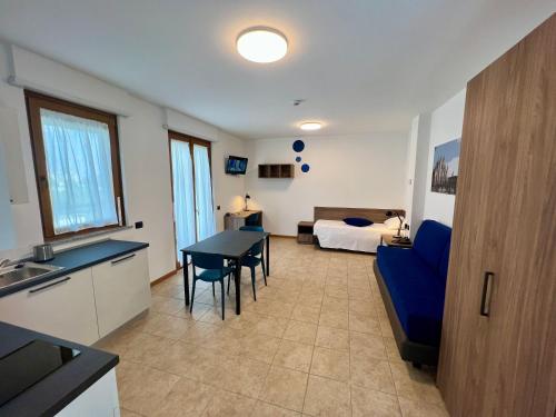 2 twin beds