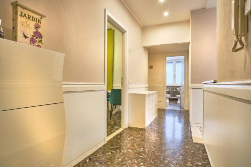 Double Room with Shared Bathroom image 10