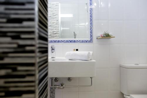 Hostal Alhambra - Adults Only - image 8