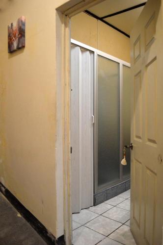 Twin Room image 1