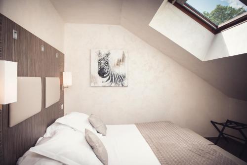 1 queen bed, 2 twin beds