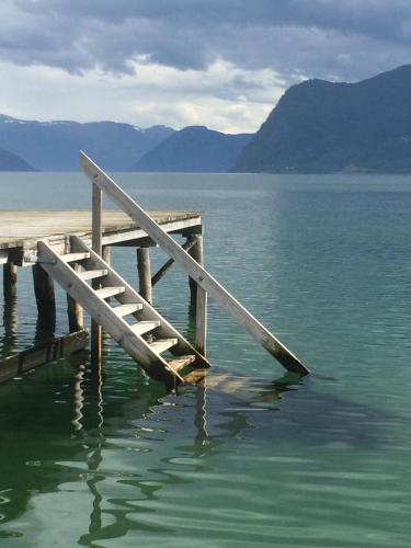Leikanger Fjordhotel - image 3
