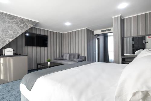 Hotel Boutique 5 - Free parking - Free breakfast - Free internet - EVSE, Sofia (Foto 10)