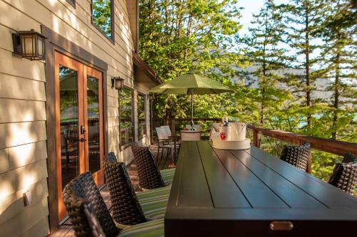 The Overlook, Luxury Lakeside Home with Dock, Harrison Hot Springs (foto 4)