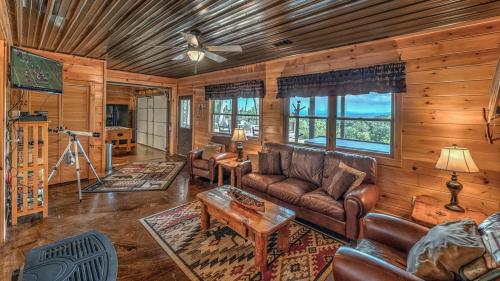 Lake Vista Lodge- Beautiful Mountain and Lake View | Hot Tub | Game Room | Firepit - image 5