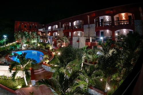 Exterior view, Hotel Zihua Caracol in Zihuatanejo