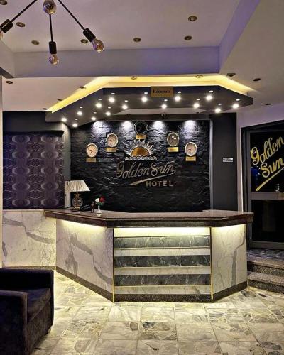 فندق جولدن صن العروسه طريق الشيراتون السقالة ميدان محافظة البحر الأحمر 84511 مصر