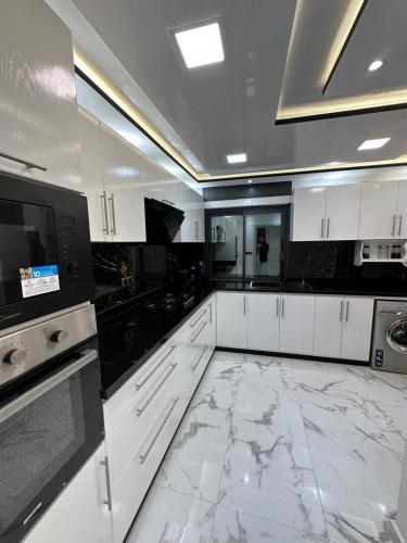 Welcome to THE VIEW! Welcome to THE VIEW!