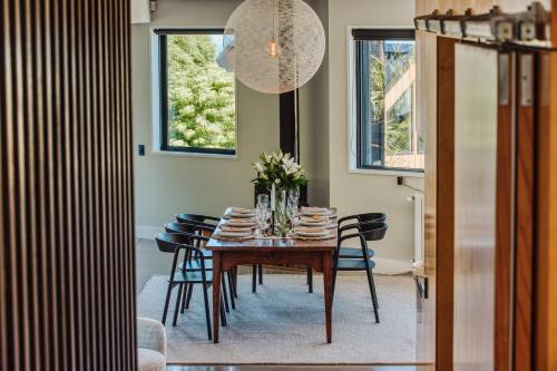 Private, Modern, Views, HotTub, Walkable, Awarded, Queenstown (photo 9)