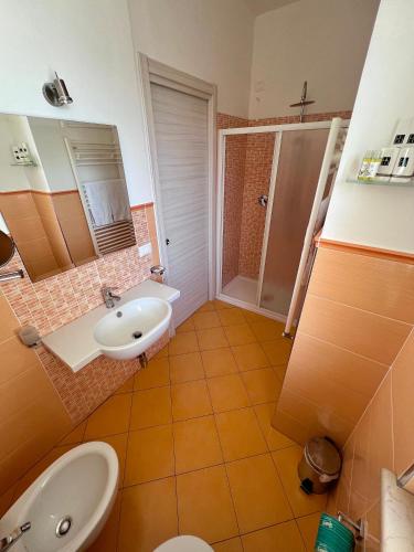 Deluxe Double Room image 8