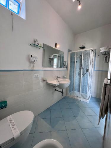 Deluxe Double Room image 10