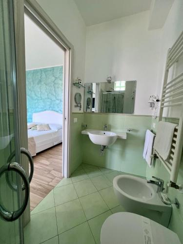 Superior Double Room with Terrace image 6