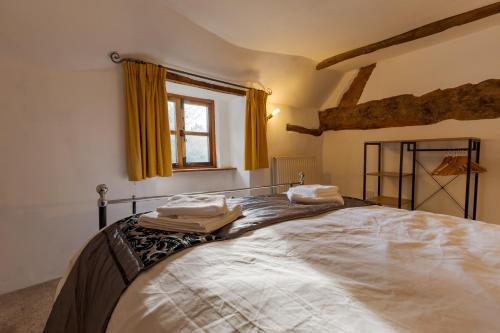 14th-century cosy 3-bed cottage Business stays