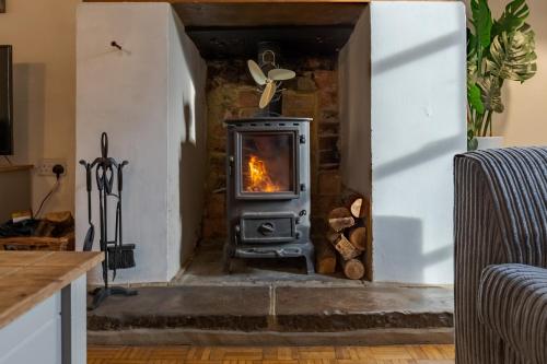 14th-century cosy 3-bed cottage Business stays