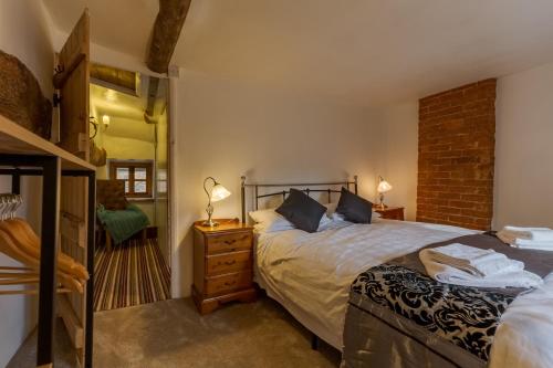 14th-century cosy 3-bed cottage Business stays