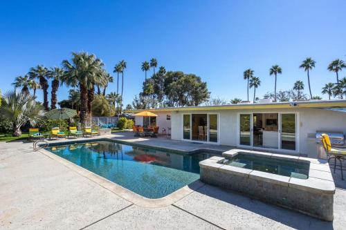 MidMod McManus in Palm Springs, USA