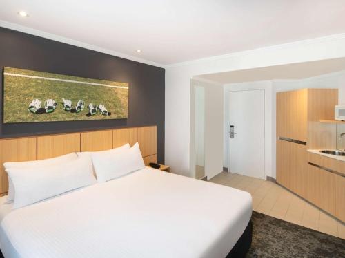 Travelodge Hotel Bankstown Sydney - image 3