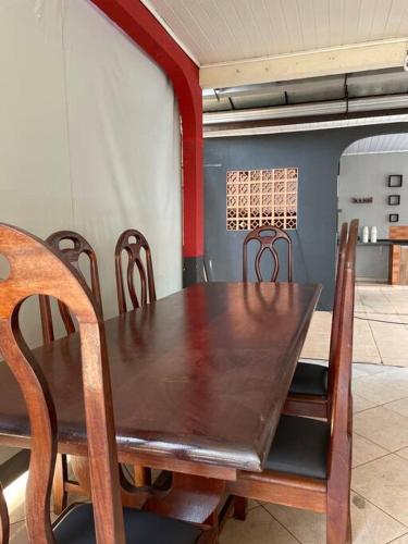 Casa com piscina em Foz do Iguaçu (Casa com piscina em Foz do Iguacu) in Cararatas