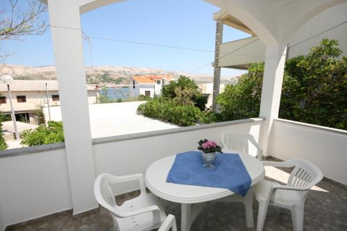 Two-Bedroom Apartment with Terrace and Sea View image 1