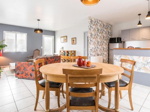 Gîte Saint-Hilaire-de-Chaléons, 3 pièces, 4 personnes - FR-1-306-1239 (Maison Calme avec Jardin Clos, Pres de Pornic et Nantes, Wifi et Equipements Bebe Inclus - FR-1-306-) in Saint-Hilaire-de-Chaléons