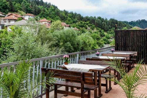 周邊環境, Бялата къща in 茲拉托格勒