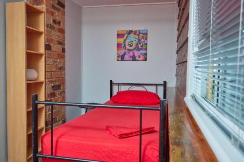 Cairns City Backpackers Hostel Room Type - Single Room