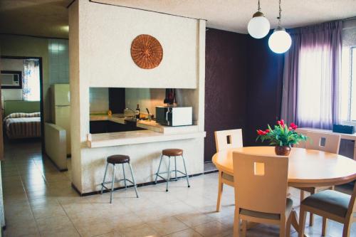 One-Bedroom Apartment image 9