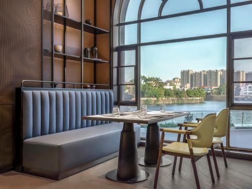 레스토랑, 포 포인츠 바이 쉐라톤 양장 시티 센터 (Four Points by Sheraton Yangjiang City Center) in 양장