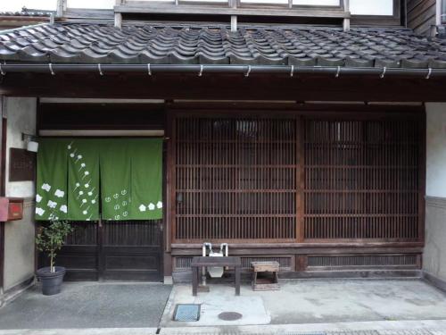 （一棟貸切）町家体験ゲストハウス「ほんまちの家」〜高岡市の伝統的な古民家～