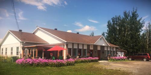 Gîte du Moulin (Gite du Moulin) in Isle-Aux-Coudres (QC)