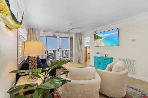 Beautiful Penthouse Condo - Corner Unit! condo - image 2